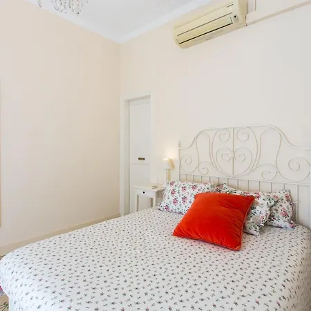 Cal Mateu 11 Huespedes Sagrada Familia * Barcelona